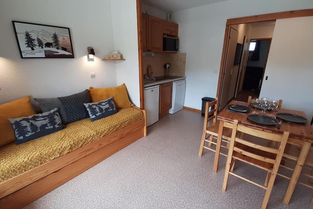 Superbe Appartement La Joue Du Loup Centre, 6 Personnes, Avec Parking Prive Ле-Деволюї Екстер'єр фото