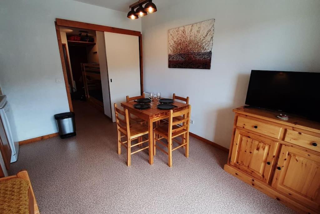 Superbe Appartement La Joue Du Loup Centre, 6 Personnes, Avec Parking Prive Ле-Деволюї Екстер'єр фото